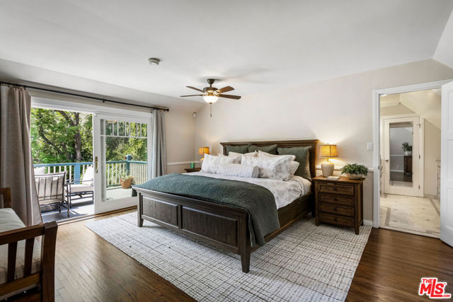 2555 N Altadena Drive, Altadena CA: https://media.crmls.org/mediaz/9b6740ce-2b42-411e-870f-7611e1a61bbe.jpg