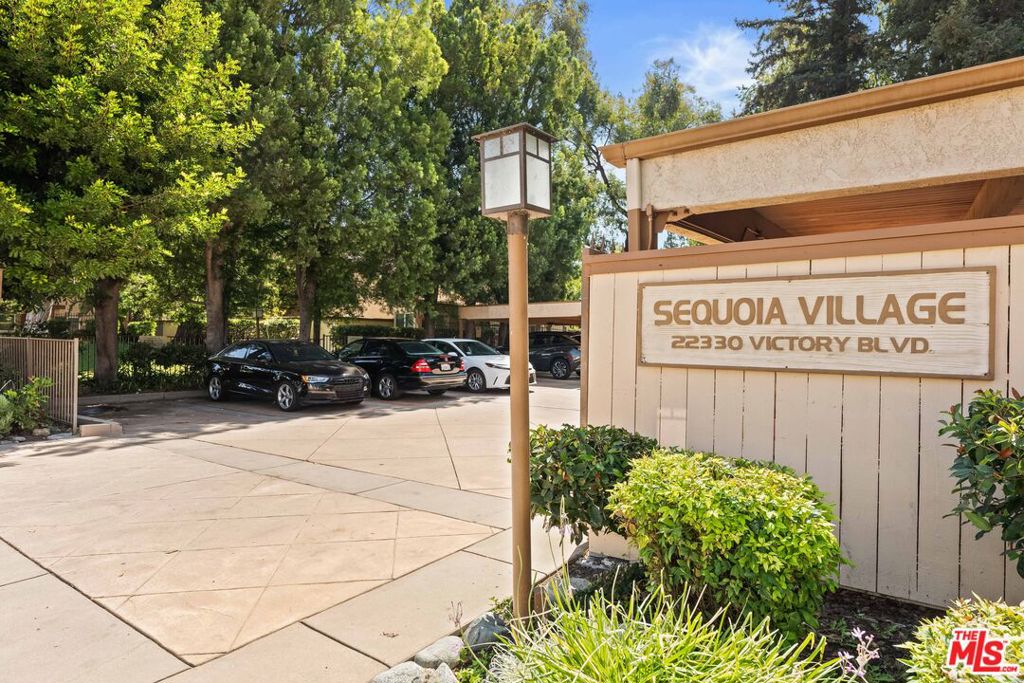 22330 Victory Boulevard #802