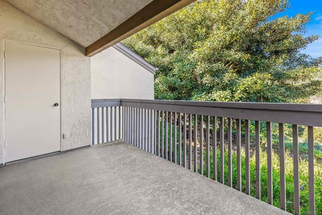 8561 Villa La Jolla Dr, La Jolla CA: https://media.crmls.org/mediaz/9b67542b-cbf7-468a-b657-fb789a914d4f.jpg