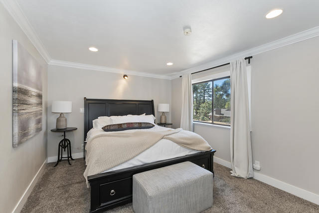 271 Bluebird Court, Big Bear CA: https://media.crmls.org/mediaz/9b676d75-ebcc-4adb-bd20-66e7ff06e0fa.jpg