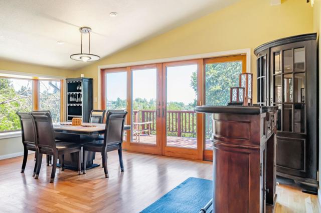 514 Live Oak Lane, Redwood City CA: https://media.crmls.org/mediaz/9b6829b5-729c-4f88-8ccd-033d4d20aa6e.jpg
