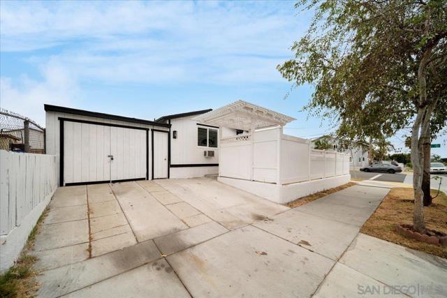 4204 Dwight St, San Diego, California 92105, 2 Bedrooms Bedrooms, ,1 BathroomBathrooms,Single Family Residence,For Sale,Dwight St,250018966SD