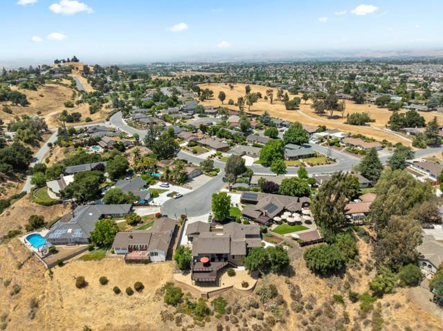 38 Barbras Court, Hollister CA: https://media.crmls.org/mediaz/9b6939e2-095a-4c61-85b9-e93f27d418b7.jpg