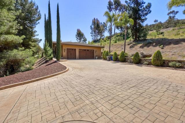 11558 Creek Road, Poway CA: https://media.crmls.org/mediaz/9b69cf3f-288c-4057-b21a-bd62d1894a17.jpg