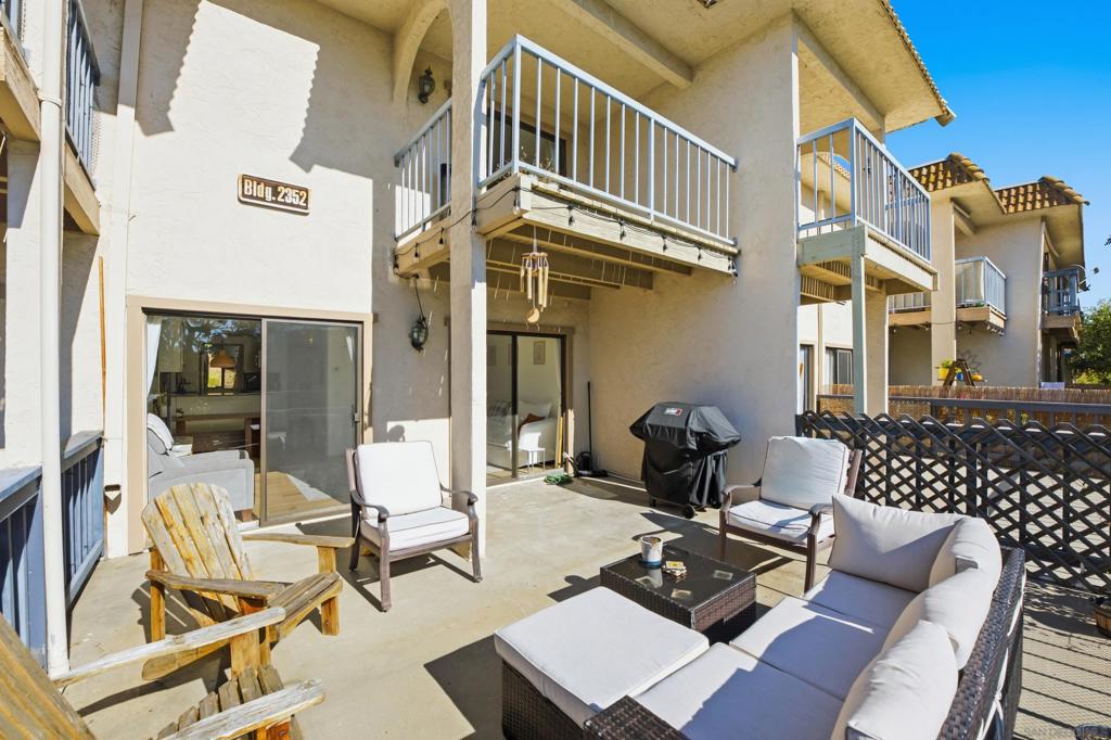 2352 Caringa Way - photo 6