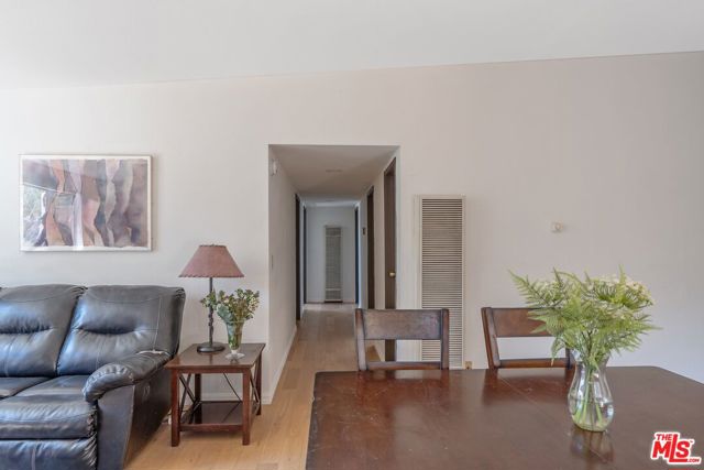 2160 Lake Shore Avenue, Los Angeles CA: https://media.crmls.org/mediaz/9b6bf28a-8394-4926-9dc9-08cc879168f6.jpg