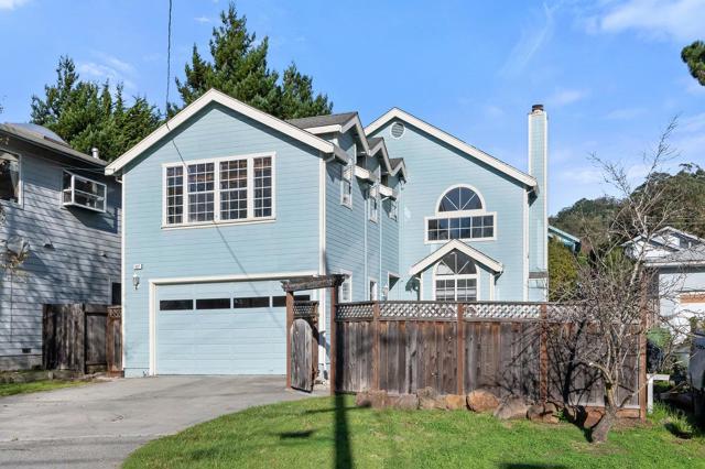 622 Avenue Balboa, El Granada CA: https://media.crmls.org/mediaz/9b6bf6c9-e33b-4b1a-9db5-aec7333ae0d3.jpg