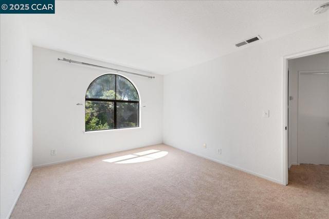 219 Sea Crest Cir, Vallejo CA: https://media.crmls.org/mediaz/9b6c2dd4-421c-4267-8e33-3b0be2c9333e.jpg