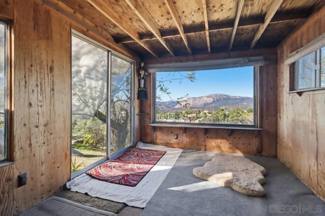 602 Starbright Ln, Alpine CA: https://media.crmls.org/mediaz/9b6d6be1-e982-4b51-be5a-2c3a65be51e1.jpg