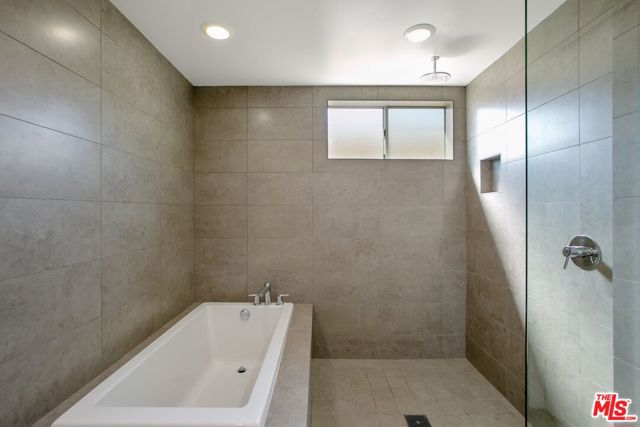 6001 Carlton Way, Los Angeles CA: https://media.crmls.org/mediaz/9b6e6065-cd09-4ba8-9a59-d505a4fa108f.jpg