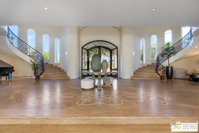 1 Saint Petersburg Court, Rancho Mirage CA: https://media.crmls.org/mediaz/9b6e87a6-4d1b-462e-8faa-103ff4c55edf.jpg