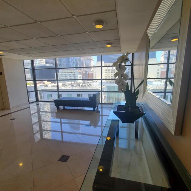 600 W 9th Street, Los Angeles CA: https://media.crmls.org/mediaz/9b6eb275-70ad-4347-9f36-105e926e0812.jpg