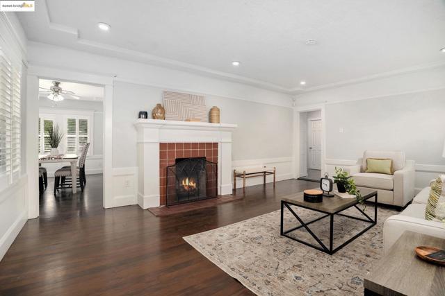 1226 W Elm Street, Stockton CA: https://media.crmls.org/mediaz/9b6f0957-38ab-421b-9d63-f6e2d84b1009.jpg