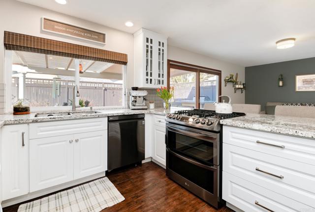 Detail Gallery Image 6 of 30 For 9947 Mesa Madera Dr, San Diego,  CA 92131 - 4 Beds | 3 Baths