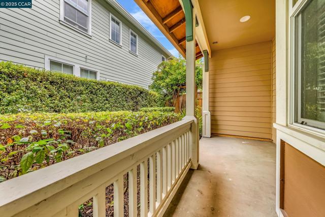 630 Oscar St, Vallejo CA: https://media.crmls.org/mediaz/9b6fe626-5db1-4246-b039-07db0af2f0a7.jpg