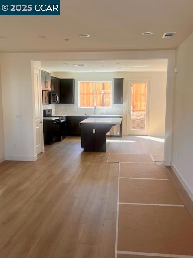 4732 Opus Circle, Fairfield CA: https://media.crmls.org/mediaz/9b6ffd3c-662d-4188-91e6-6846b50dd346.jpg