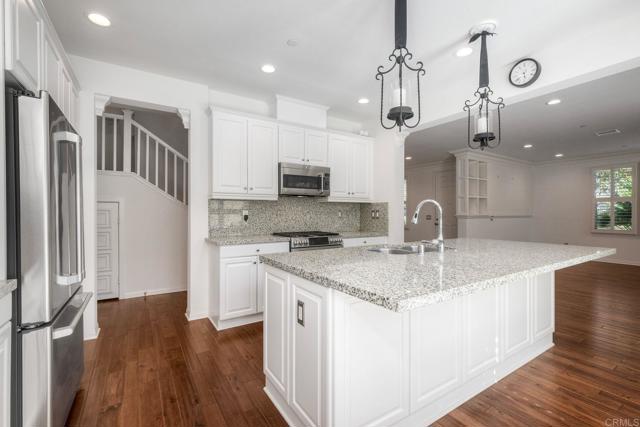 4302 Pacifica Way, Oceanside CA: https://media.crmls.org/mediaz/9b701c2c-1e4b-409c-be60-34b5eed6667f.jpg