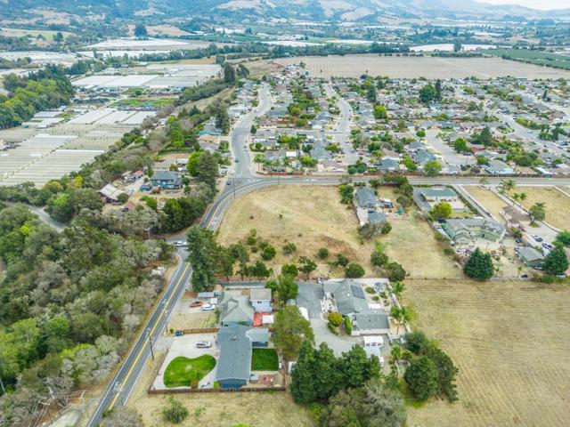 871 Green Valley Road, Watsonville CA: https://media.crmls.org/mediaz/9b704e67-8764-49d7-be07-7263a6b26289.jpg