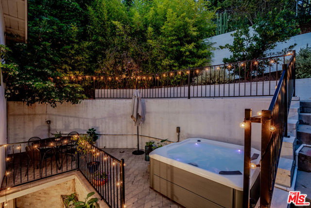 3850 Udell Court, Los Angeles CA: https://media.crmls.org/mediaz/9b70c8d0-d974-43af-a226-34baf0bd7a49.jpg