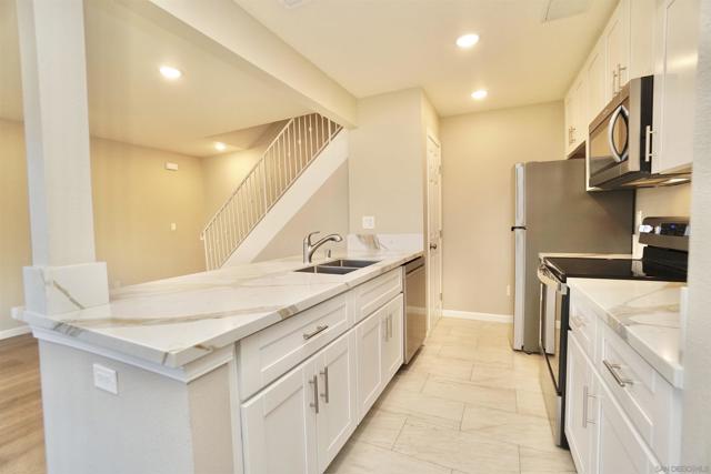 Image 3 of 24 For 2851 Iris Avenue B