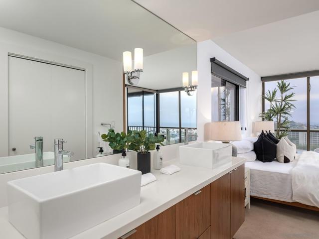 2500 Torrey Pines Rd, La Jolla CA: https://media.crmls.org/mediaz/9b712000-2e8b-4d61-8b5f-7ff937ce7372.jpg