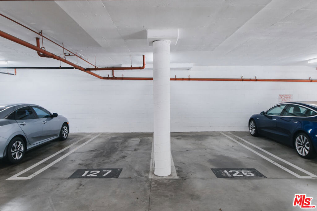 https://media.crmls.org/mediaz/9b713658-65ea-4f0a-8911-3f0f12b0790c.jpg?preset=X-Large