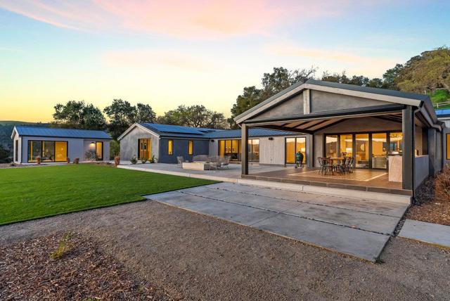 18290 Cochrane Road, Morgan Hill CA: https://media.crmls.org/mediaz/9b71f3cd-4206-4d83-91d4-517cdeedb1b7.jpg