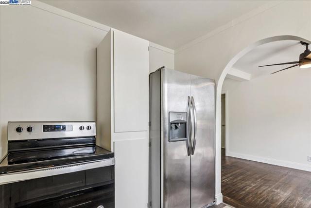 568 Jennings Ave, Vallejo CA: https://media.crmls.org/mediaz/9b724cfd-427d-442f-ace8-c9787d59d216.jpg