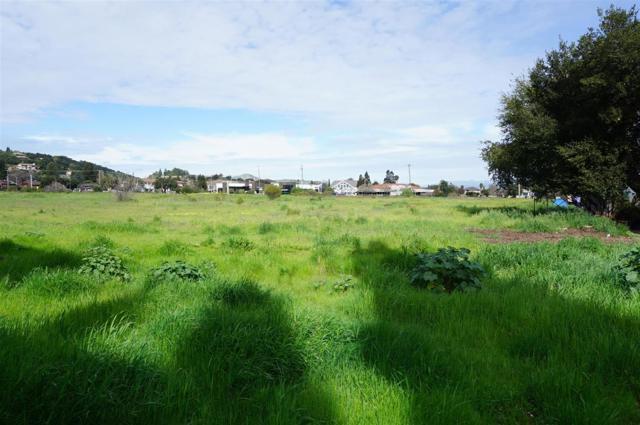7950 English Oak Circle, Gilroy CA: https://media.crmls.org/mediaz/9b727047-9084-46d0-b897-46cb0625a3cd.jpg