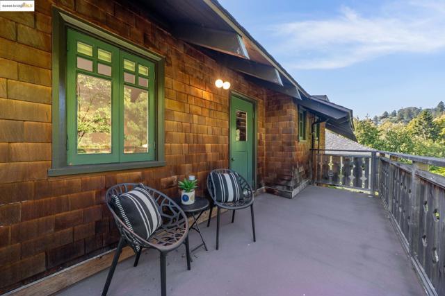 1309 Arch St, Berkeley CA: https://media.crmls.org/mediaz/9b73172f-ef72-46b9-a376-c0aff4c7a1e8.jpg