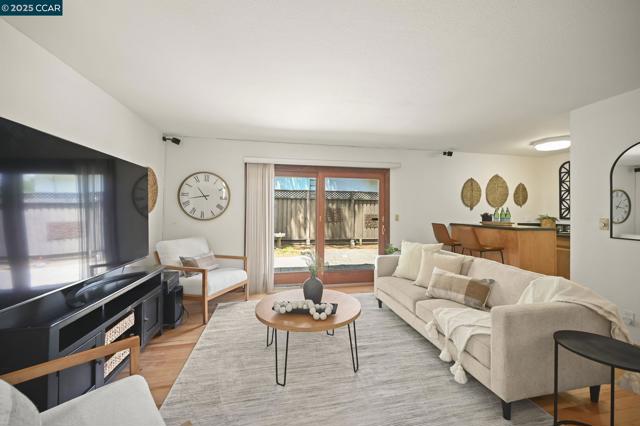 2 Kulani Ln, Pleasant Hill CA: https://media.crmls.org/mediaz/9b73b154-3db3-49b6-a3eb-bf87b5fd6166.jpg