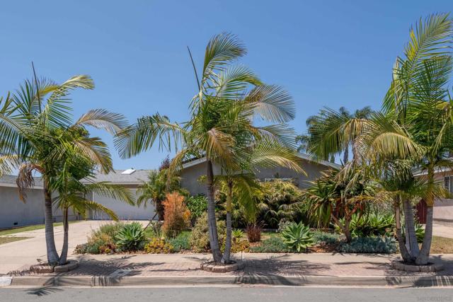 4472 Huerfano Ave, San Diego CA: https://media.crmls.org/mediaz/9b73d2c6-b914-4c34-a1f3-b659d9ec4967.jpg