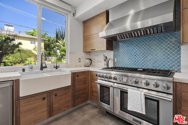 4544 Tobias Avenue, Sherman Oaks CA: https://media.crmls.org/mediaz/9b747102-6692-4417-a60d-5d83b3d58e34.jpg