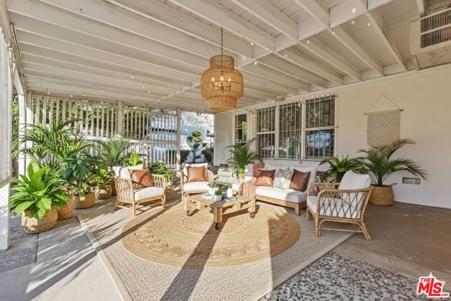 5733 Colfax Avenue, North Hollywood CA: https://media.crmls.org/mediaz/9b751cb0-beae-4c56-8800-dd20525a786c.jpg