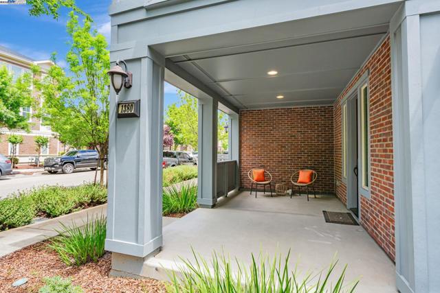 1380 Brookline Loop, Pleasanton CA: https://media.crmls.org/mediaz/9b753fa2-9ac5-43dd-ba2a-ec58eba264c5.jpg