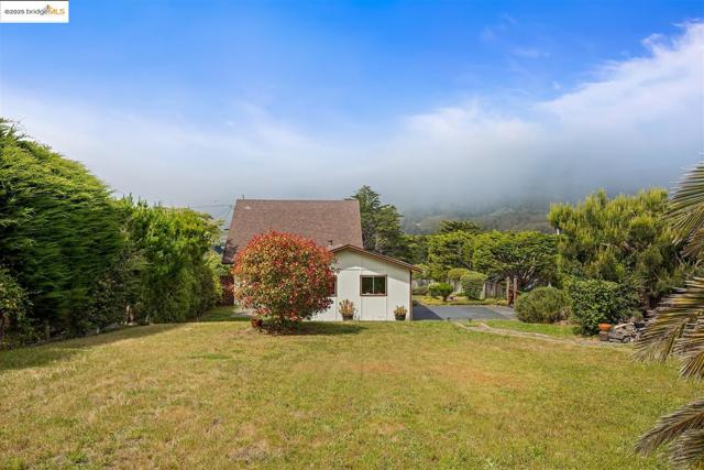 1400 Audubon AVE, Montara CA: https://media.crmls.org/mediaz/9b760dd0-18b3-49db-8fdb-b1321881f3a1.jpg