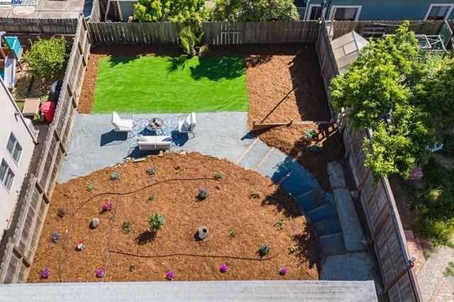 1541 Merced Street, Richmond CA: https://media.crmls.org/mediaz/9b76103e-7fed-41b4-a64f-971a4e95a1c0.jpg