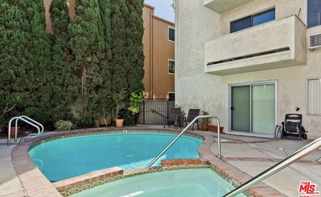 Drew Fenton | 530 S Barrington Avenue Los Angeles CA | MLS: 7182607