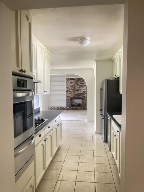 3808 Longbridge Drive, Modesto CA: https://media.crmls.org/mediaz/9b77be01-a65a-419c-b234-52470b8d94ac.jpg