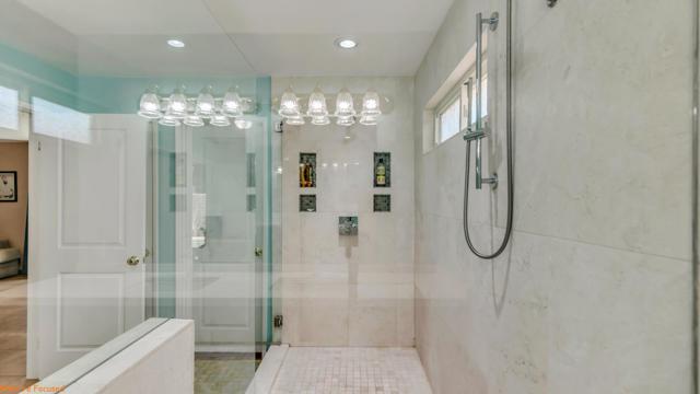 78901 Runaway Bay Drive, Bermuda Dunes CA: https://media.crmls.org/mediaz/9b78039d-b723-467a-9400-db688a470467.jpg