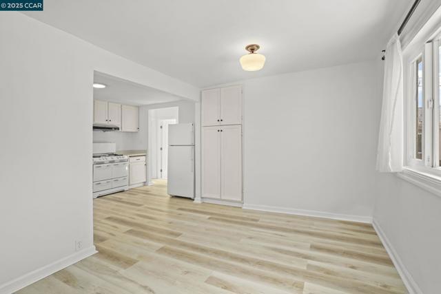 742 La Paloma Rd, El Sobrante CA: https://media.crmls.org/mediaz/9b783a93-7632-456c-8049-f72277b359a1.jpg