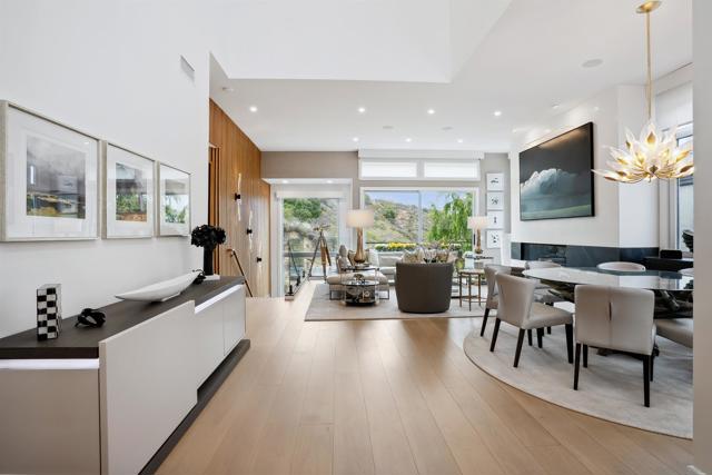 3334 Caminito Cabo Viejo, Del Mar CA: https://media.crmls.org/mediaz/9b78a454-17a1-4726-ae8c-3d6add857992.jpg