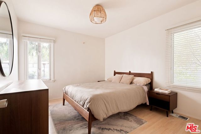 2913 Dell Avenue, Venice CA: https://media.crmls.org/mediaz/9b78d6ec-2ee1-4dd1-aace-ae1dd77e5a6e.jpg