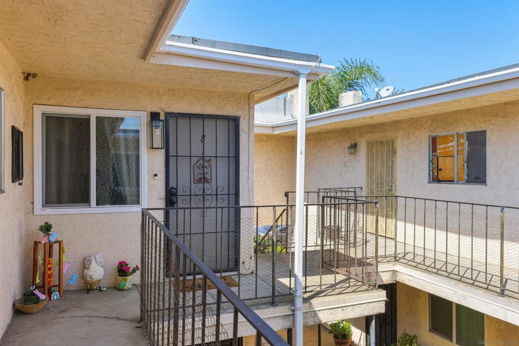 4161 Winona Ave - photo 19