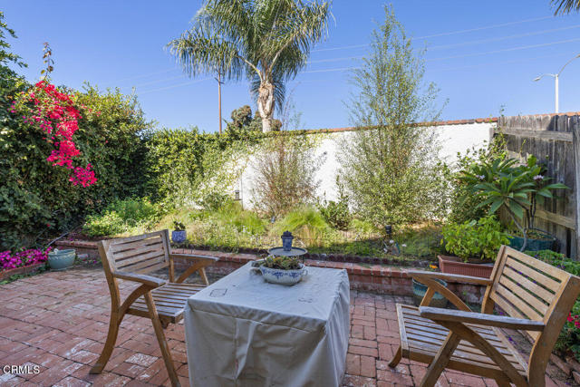 9813 Sweetwater Lane, Ventura CA: https://media.crmls.org/mediaz/9b7a0cc5-d8e4-49e0-af02-4037dbb89a6e.jpg