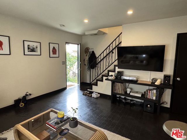 6356 W 6th Street, Los Angeles CA: https://media.crmls.org/mediaz/9b7a3587-b337-4316-8819-9f84ecee2a4b.jpg