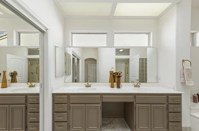 38129 Grand Oaks Avenue Avenue, Palm Desert CA: https://media.crmls.org/mediaz/9b7a42ad-2f4b-4799-8dea-ffce41c79b51.jpg