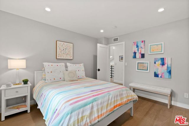 3134 Granville Avenue, Los Angeles CA: https://media.crmls.org/mediaz/9b7afbba-ca3d-40fe-be99-d6afc7adbe4c.jpg