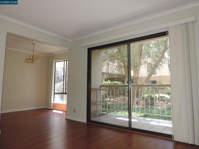 470 N Civic Dr., Walnut Creek CA: https://media.crmls.org/mediaz/9b7bf122-3e20-4fcd-84cf-54e67349060f.jpg