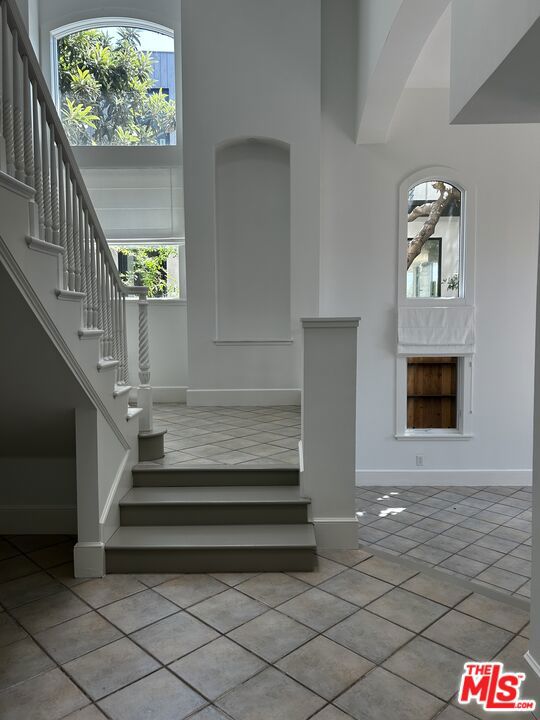 10515 Oaklawn Road, Los Angeles CA: https://media.crmls.org/mediaz/9b7c3750-3ce5-4207-9f1b-25432d1815a5.jpg
